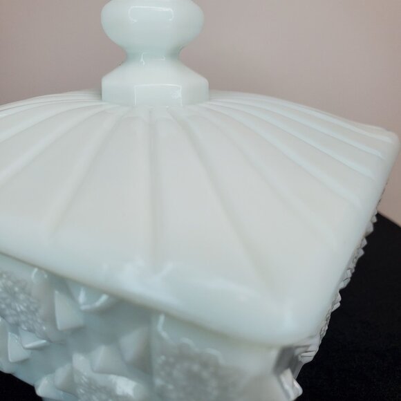 Vintage Westmoreland Milk Glass Old Quilt Covered Candy Dish Square 40/50s White - Picture 11 of 15